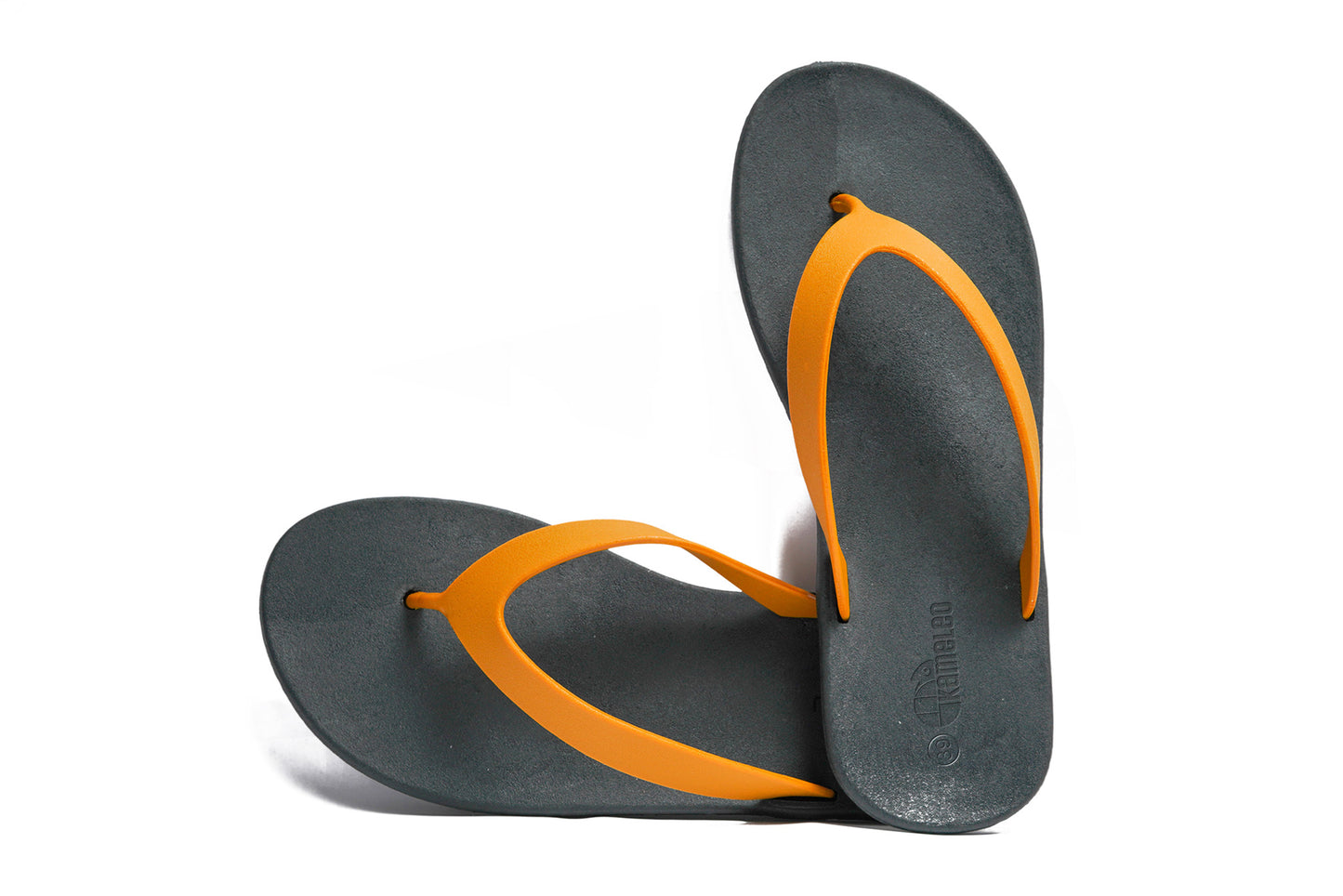 Flippy Black Sole Caramel Strap