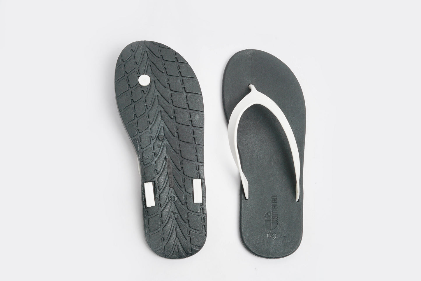 Flippy Black Sole White Strap