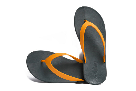 Flippy Black Sole Caramel Strap