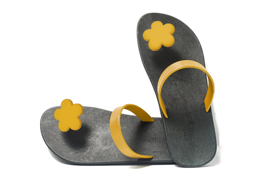 Poppi Flora Black Sole Caramel Strap