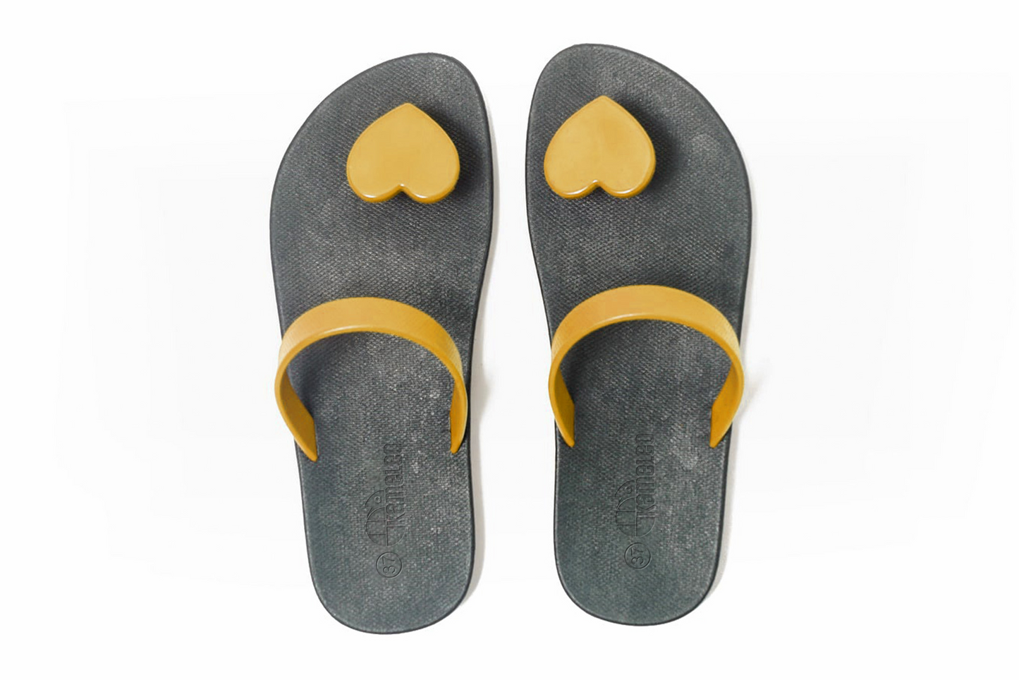 Poppi Heart Black Sole Caramel Strap