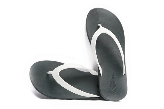 Flippy Black Sole White Strap