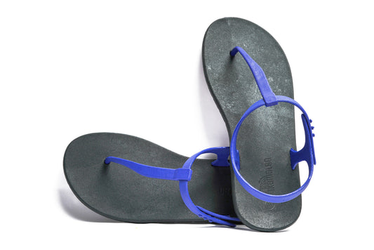 Saily Black Sole Blue Strap