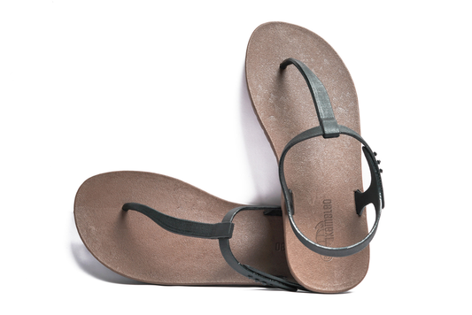 Saily Brown Sole Black Strap