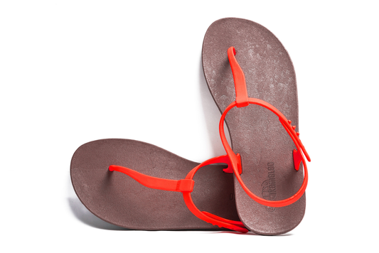 Saily Brown Sole Red Strap