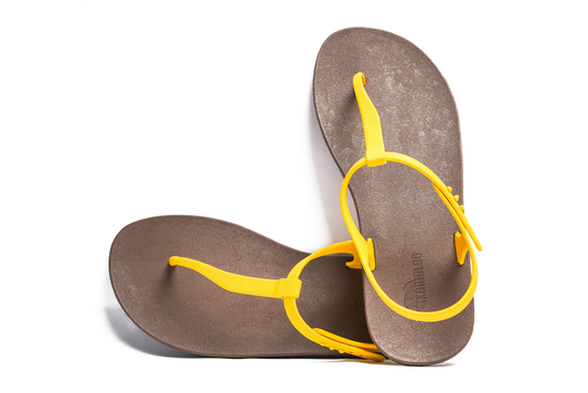 Saily Brown Sole Yellow Strap